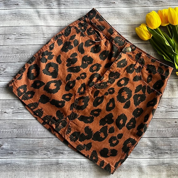 Kreamy NYC Dresses & Skirts - Kreamy NYC Leopard Print Mini Skirt